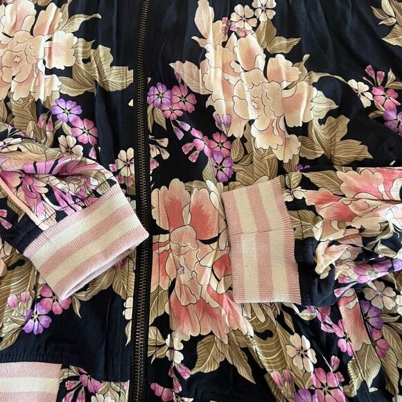 Spell & The Gypsy Collective's Blue Skies black bomber jacket - Size L - Picture 5 of 15